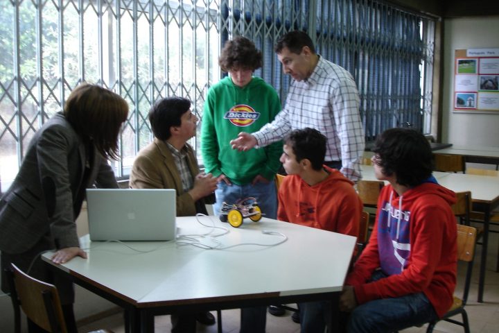 ISUS team visit Boa Nova school (Leça da Palmeira) to promote a workshop of introduction to robotics