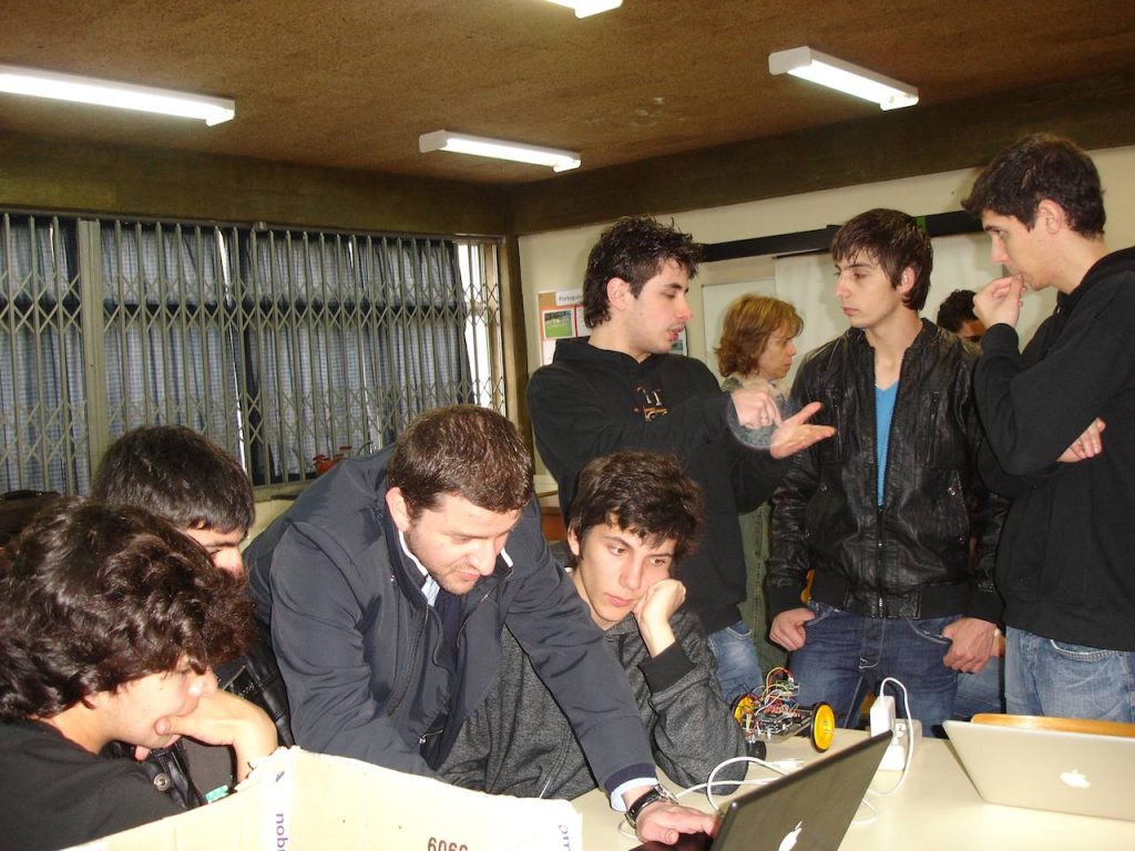 ISUS promoted a Robotic Demonstration at UFP for “Escola Secundária da Maia”